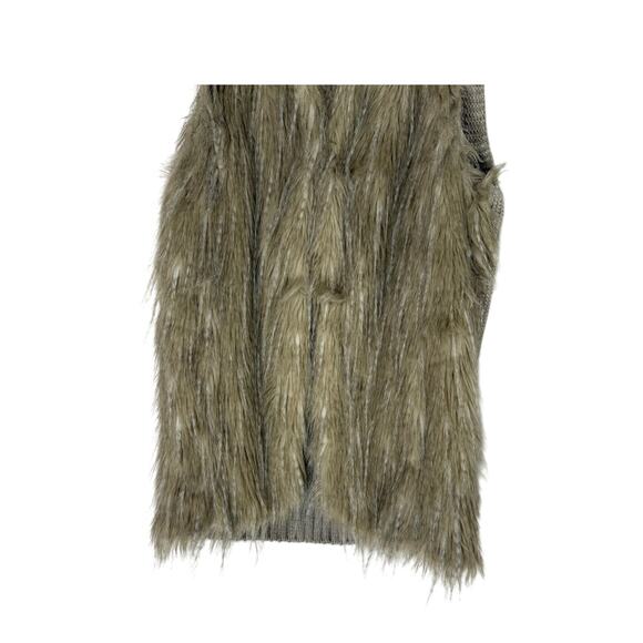 Sebby Collection Beige Faux Fur Hook & Loop Closure Sweater Vest Top Size M - Picture 3 of 9